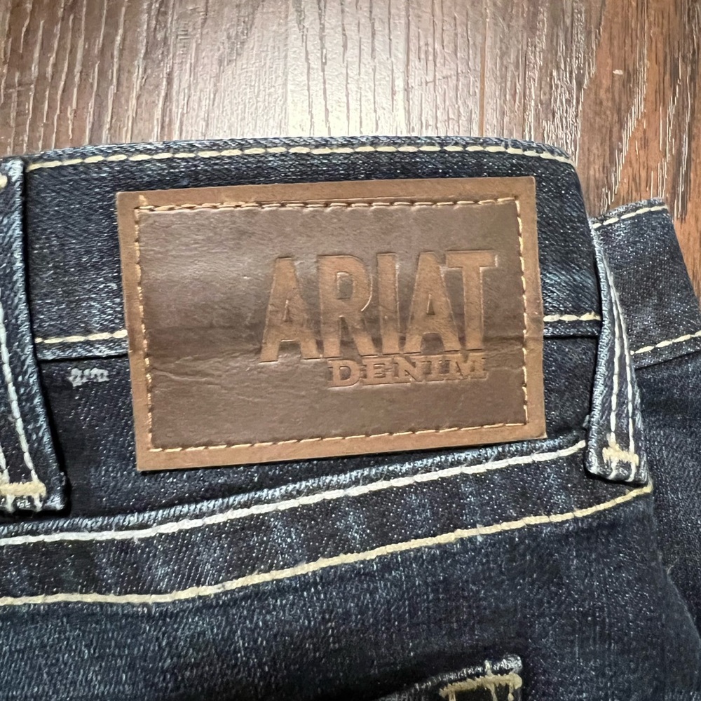Ariat M5 straight jeans, size 38x30, dark wash denim